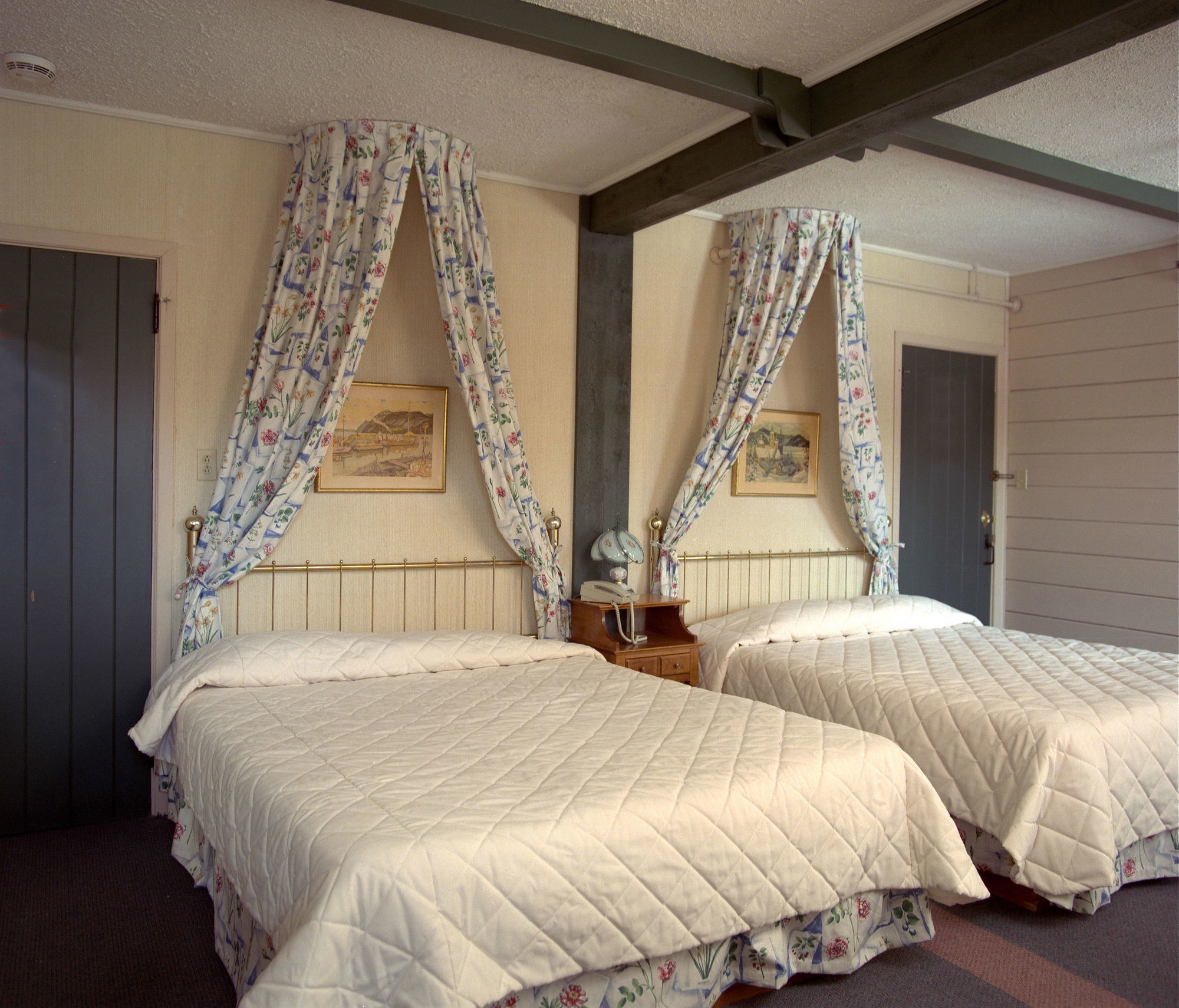 Auberge Alpine Inn Sainte-Adèle Eksteriør billede